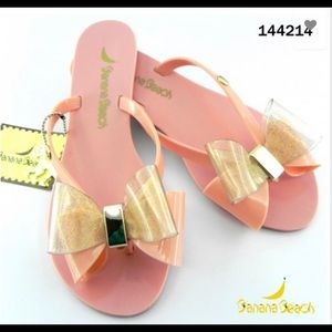 Beautiful flip flops all brand new